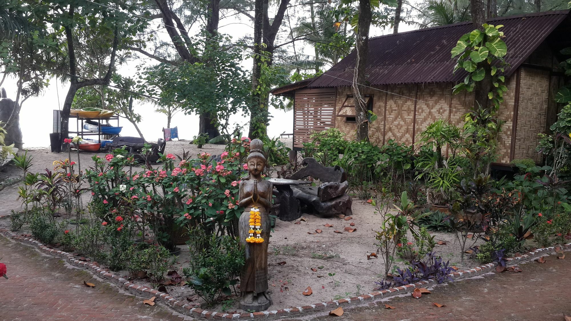 Bamboo Bungalows Koh Phayam Eksteriør billede